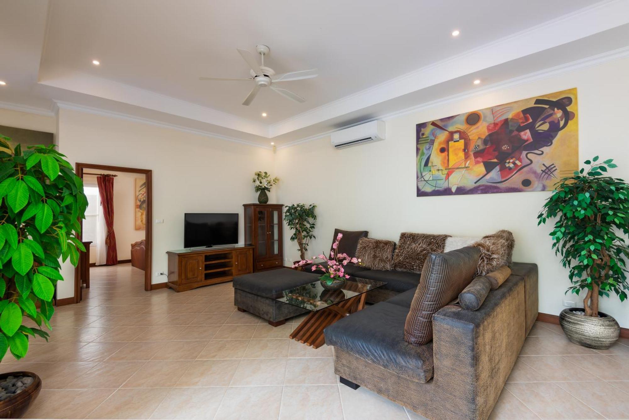 Village Austria Luxury Pool Villas Pattaya ภายนอก รูปภาพ